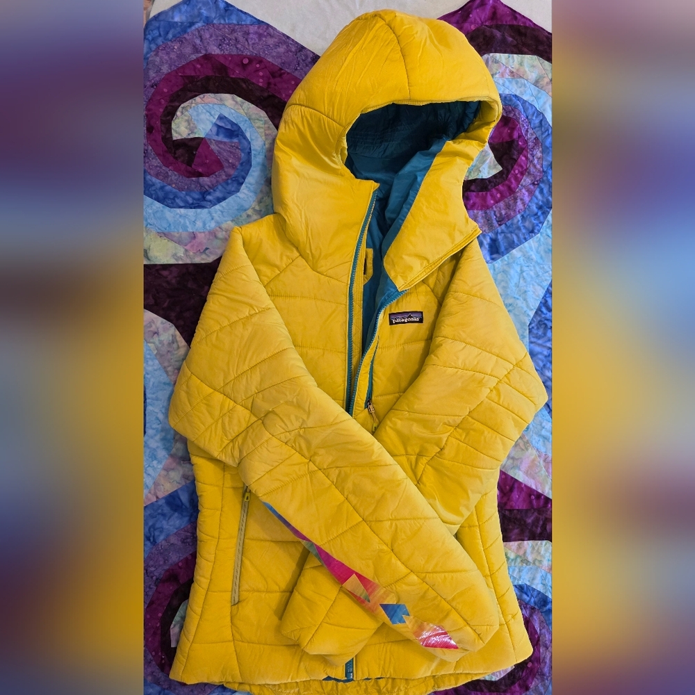 Patagonia Women's Small Vibrant Yellow Hooded Puffer Jacket